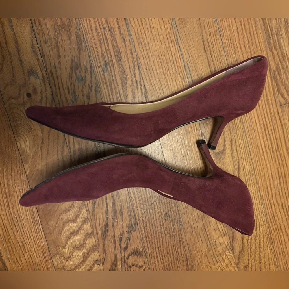 Ivanka Trump  Plum Suede Leather Closed Toe  Pointy Toe Heels size 6.5